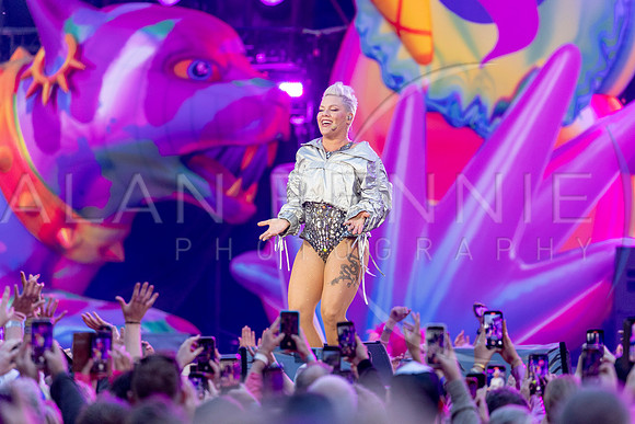 Pink_Live_AR280624_1785