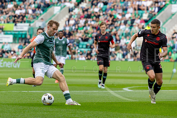 HIbs_v_ StMirren_AR310825_0545