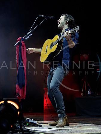 JackSavoretti_240317_02