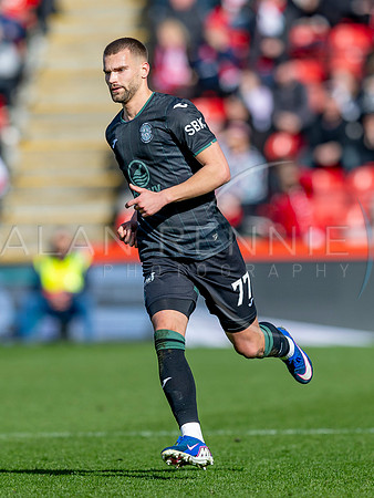 AR110426_3065