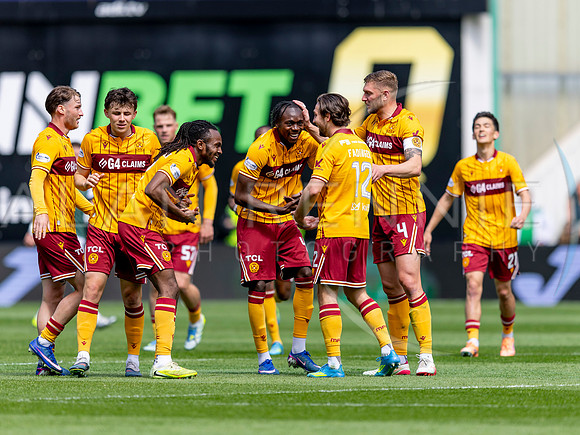 AR160526_1964