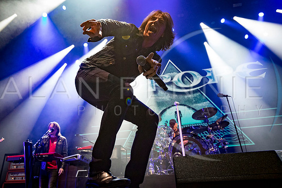 Europe support Deep Purple live at the Hydro in Glagow