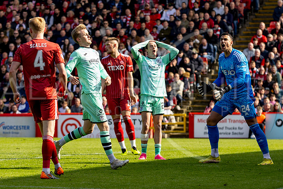 Sportpix_ScotPrem_Abr_V_Hibs_AR130523_2148