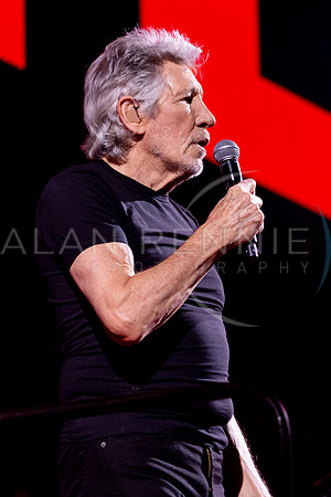 Roger Waters_ AR020623_0151