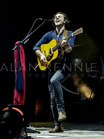 JackSavoretti_240317_15