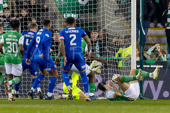 Hibs V Ran_AR100324_0762