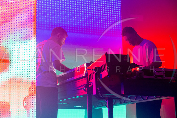 AR071221_1439