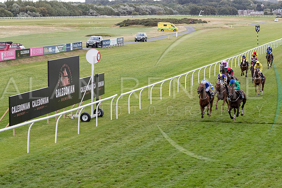 AR100916_1678