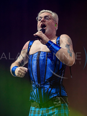 AR061021_0093