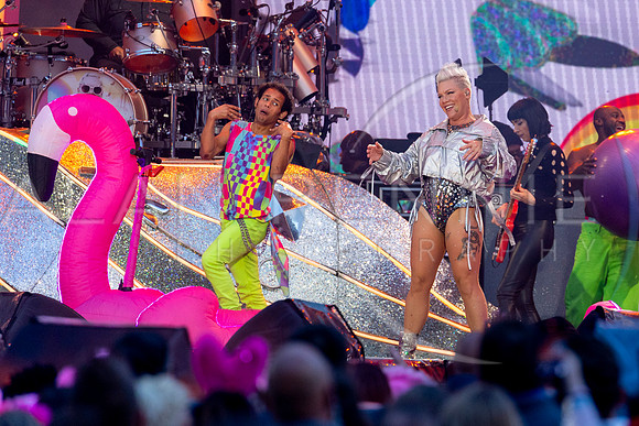 Pink_Live_AR280624_1348