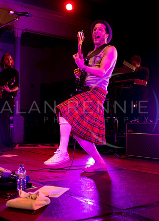 AR040414_0380