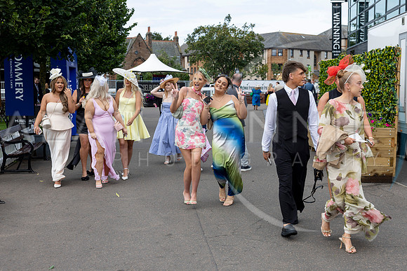 AR080825_0291