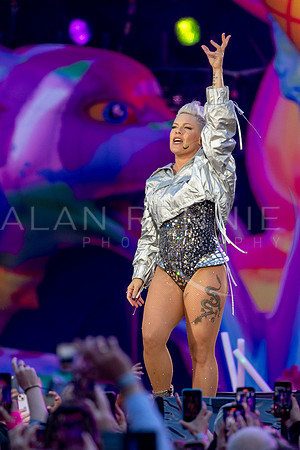 Pink_Live_AR280624_1861