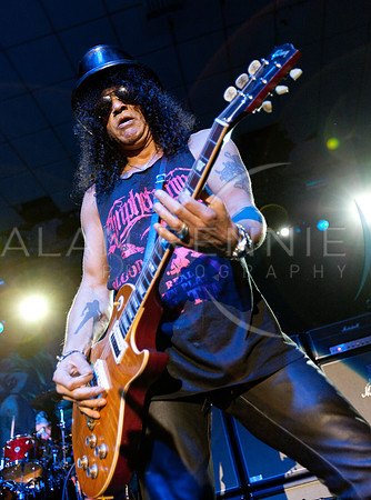Slash live at Edinburgh Corn Exchange