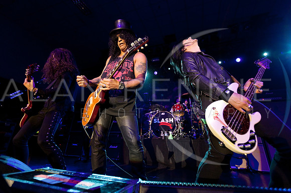 Slash live at Edinburgh Corn Exchange