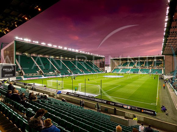 AR250918_251