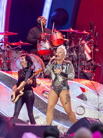 Pink_Live_AR280624_2242