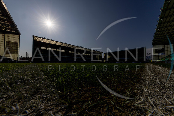 AR140825_0012
