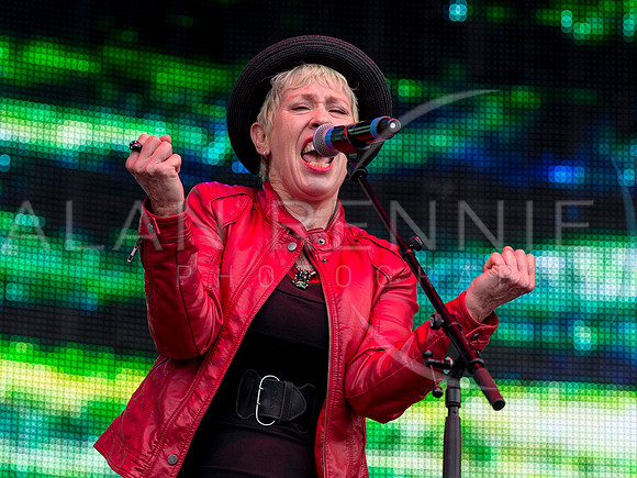 HazelOConnor_Rewind_ar260715-1309