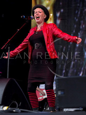 HazelOConnor_Rewind_ar260715-1339