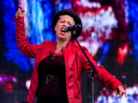 HazelOConnor_Rewind_ar260715-1316